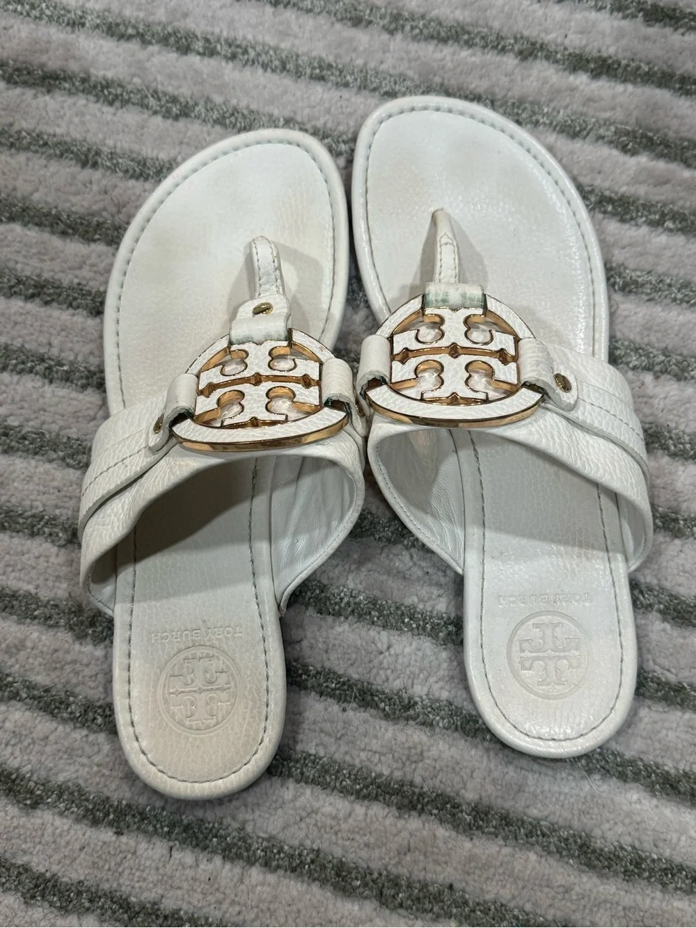 Tory Burch Miller Amanda Sandal Cream White Gold Logo size 9 resort casual